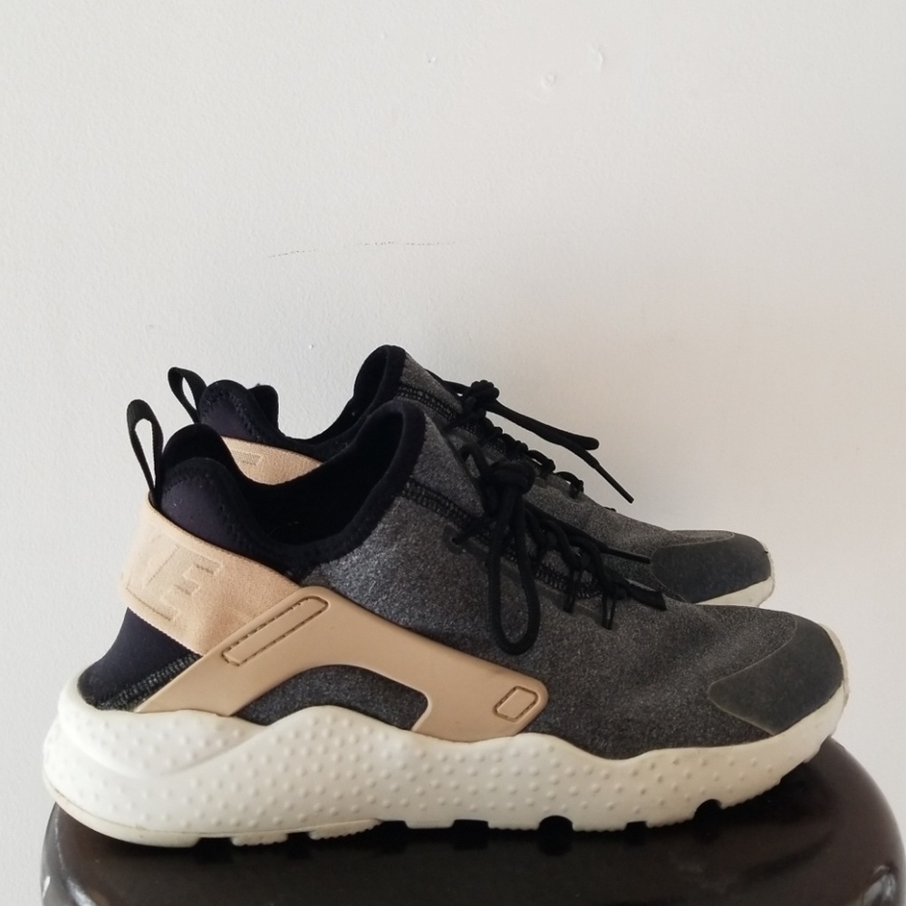 🔺️SOLD🔺️Nike Air Huarache size 8.5